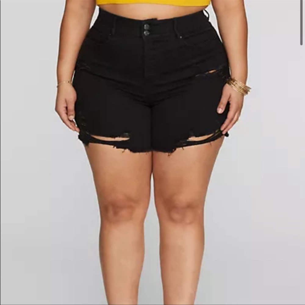NWT FTF Fashion to Figure Curvy Shorts